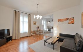 Exclusive Apartment On Zborovska